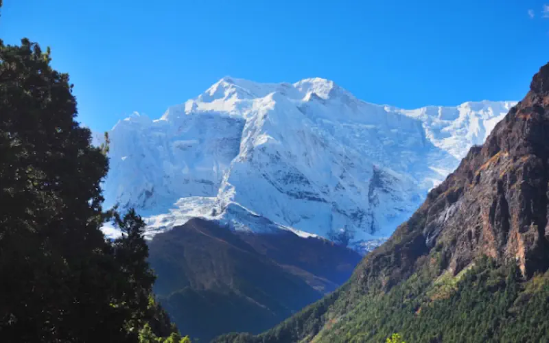 What to Expect on Both Treks:
